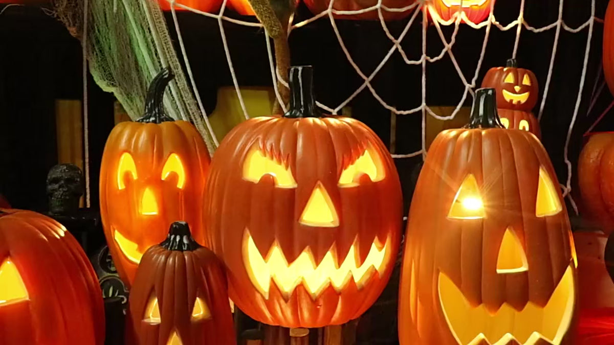 Demostración de las lámparas de calabaza de Halloween en uso